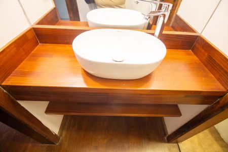 Casa para alugar com 500m², 5 quartos e 4 vagasLavabo