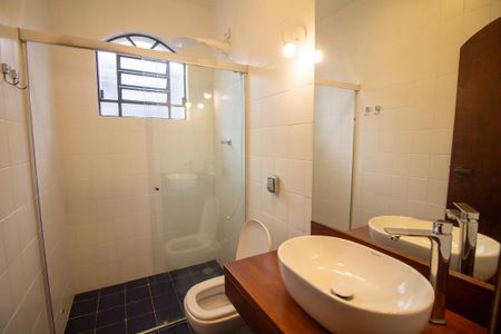 Casa para alugar com 500m², 5 quartos e 4 vagasBanheiro da Suíte 2