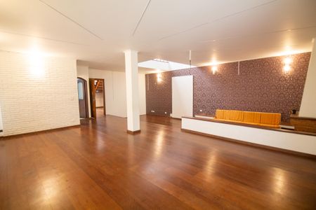 Casa para alugar com 500m², 5 quartos e 4 vagasSala 