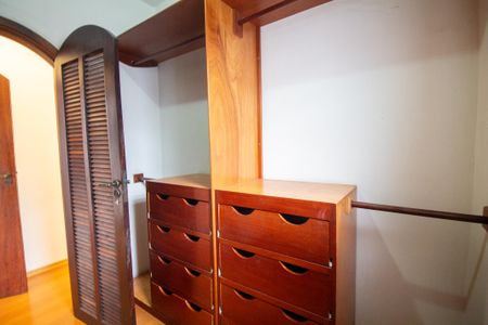 Casa para alugar com 500m², 5 quartos e 4 vagasCloset da Suíte 3