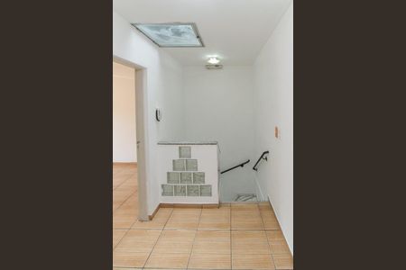Casa de condomínio para alugar com 70m², 2 quartos e 1 vagaEscada