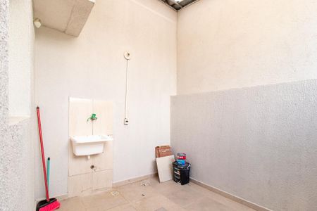 Casa para alugar com 54m², 2 quartos e 1 vaga Casa para alugar com 54m², 2 quartos e 1 vagaÁrea de Serviço