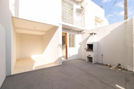 Casa para alugar com 54m², 2 quartos e 1 vaga Casa para alugar com 54m², 2 quartos e 1 vagaFachada