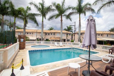 Casa de condomínio para alugar com 100m², 3 quartos e 2 vagas Casa de condomínio para alugar com 100m², 3 quartos e 2 vagasÁrea comum - Piscina