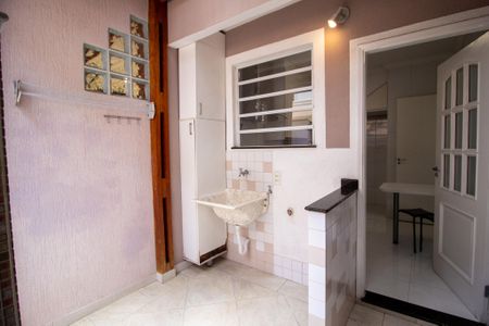 Casa de condomínio para alugar com 100m², 3 quartos e 2 vagas Casa de condomínio para alugar com 100m², 3 quartos e 2 vagasÁrea de Serviço