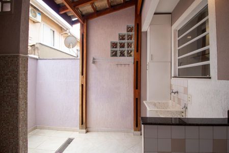 Casa de condomínio para alugar com 100m², 3 quartos e 2 vagas Casa de condomínio para alugar com 100m², 3 quartos e 2 vagasÁrea de Serviço