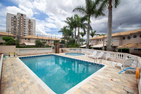 Casa de condomínio para alugar com 100m², 3 quartos e 2 vagas Casa de condomínio para alugar com 100m², 3 quartos e 2 vagasÁrea comum - Piscina