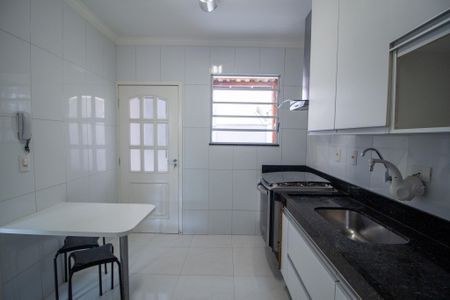 Casa de condomínio para alugar com 100m², 3 quartos e 2 vagas Casa de condomínio para alugar com 100m², 3 quartos e 2 vagasCozinha