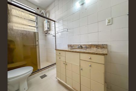 Apartamento para alugar com 100m², 3 quartos e 1 vaga Apartamento para alugar com 100m², 3 quartos e 1 vagaBanheiro social