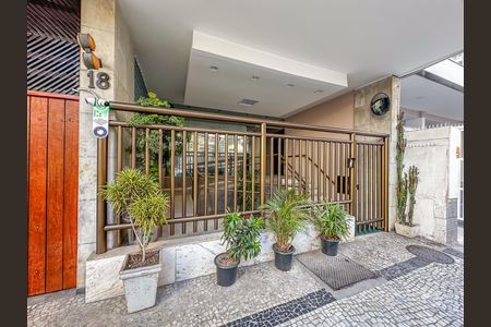 Apartamento para alugar com 100m², 3 quartos e 1 vaga Apartamento para alugar com 100m², 3 quartos e 1 vagaFachada