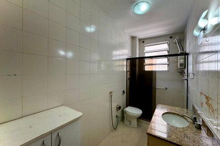Apartamento para alugar com 100m², 3 quartos e 1 vaga Apartamento para alugar com 100m², 3 quartos e 1 vagaBanheiro social