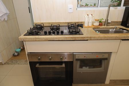 Casa de condomínio à venda com 80m², 2 quartos e 1 vagaCozinha