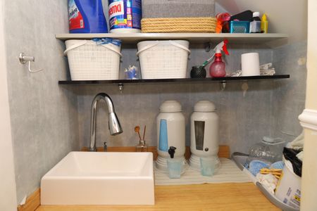 Casa de condomínio à venda com 80m², 2 quartos e 1 vagaÁrea de Serviço