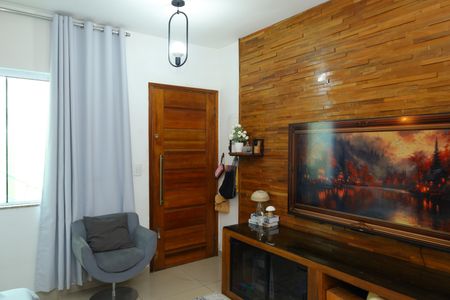 Sala de casa de condomínio à venda com 2 quartos, 80m² em Cidade Antônio Estevão de Carvalho, São Paulo