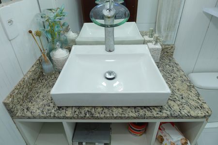 Casa de condomínio à venda com 80m², 2 quartos e 1 vagaBanheiro Social