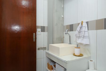 Casa de condomínio à venda com 80m², 2 quartos e 1 vagaBanheiro da Suíte