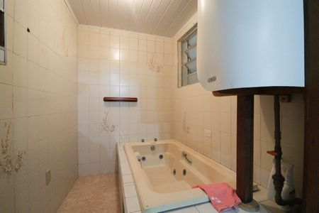 Casa à venda com 450m², 3 quartos e 1 vagaBanheiro