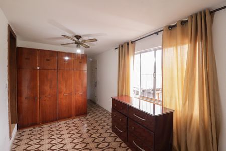 Casa à venda com 450m², 3 quartos e 1 vagaSuíte