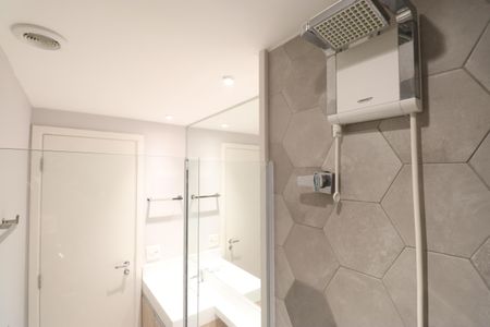 Banheiro de apartamento para alugar com 1 quarto, 31m² em Água Branca, São Paulo