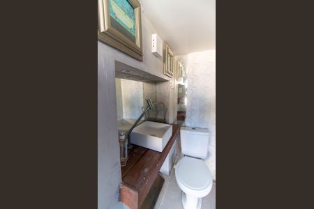 Casa de condomínio para alugar com 420m², 4 quartos e 3 vagasBanheiro Área Gourmet