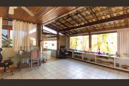 Casa de condomínio para alugar com 420m², 4 quartos e 3 vagasÁrea Gourmet