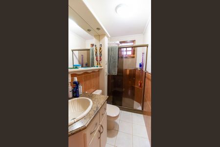 Casa de condomínio para alugar com 420m², 4 quartos e 3 vagasBanheiro