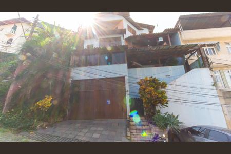 Casa de condomínio para alugar com 420m², 4 quartos e 3 vagasFachada