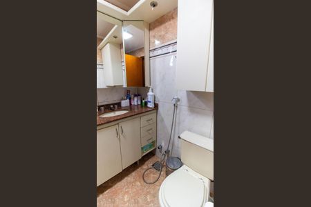 Casa de condomínio para alugar com 420m², 4 quartos e 3 vagasBanheiro Suíte 1