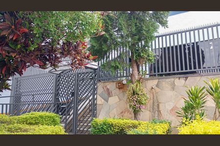 Apartamento para alugar com 60m², 2 quartos e 1 vaga Apartamento para alugar com 60m², 2 quartos e 1 vagaFachada