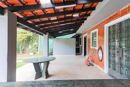 Casa à venda com 170m², 3 quartos e 4 vagasQuintal Área de Lazer