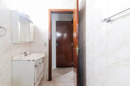 Casa à venda com 170m², 3 quartos e 4 vagasBanheiro Suíte 2
