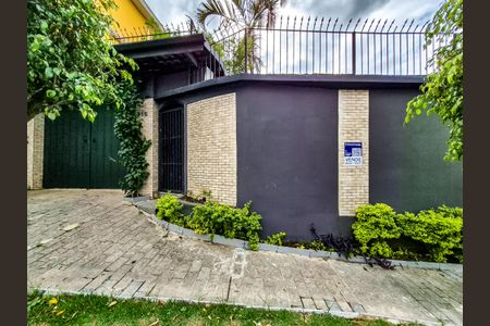 Casa à venda com 170m², 3 quartos e 4 vagasFachada - Plaquinha