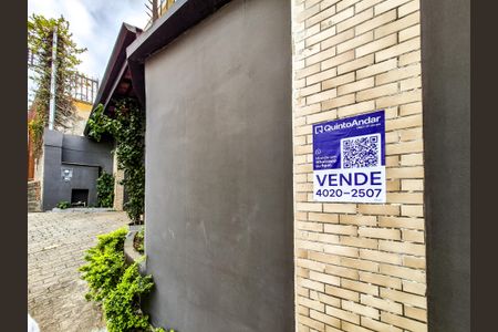 Casa à venda com 170m², 3 quartos e 4 vagasFachada - Plaquinha