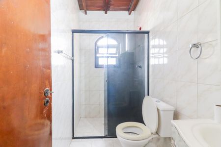 Casa à venda com 170m², 3 quartos e 4 vagasBanheiro Suíte 2
