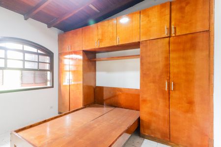 Casa à venda com 170m², 3 quartos e 4 vagasSuíte 2