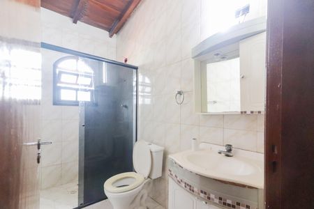 Casa à venda com 170m², 3 quartos e 4 vagasBanheiro Suíte 2