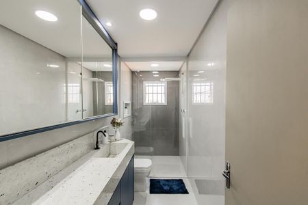 Casa à venda com 250m², 4 quartos e 5 vagasBanheiro da Suíte