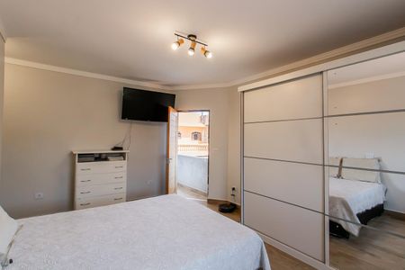 Casa à venda com 250m², 4 quartos e 5 vagasSuite