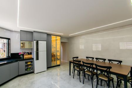 Casa à venda com 250m², 4 quartos e 5 vagasCozinha