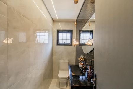 Casa à venda com 250m², 4 quartos e 5 vagasLavabo