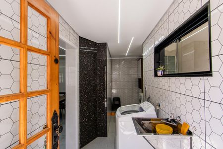 Casa à venda com 250m², 4 quartos e 5 vagasÁrea de Serviço