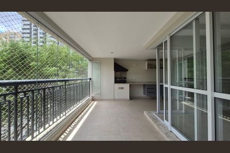 Apartamento para alugar com 144m², 3 quartos e 2 vagas Apartamento para alugar com 144m², 3 quartos e 2 vagasVaranda