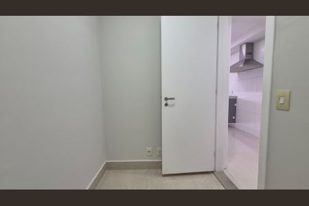 Apartamento para alugar com 144m², 3 quartos e 2 vagas Apartamento para alugar com 144m², 3 quartos e 2 vagasQuarto de serviço
