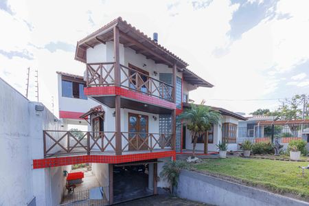 Casa para alugar com 345m², 3 quartos e 4 vagasFachada