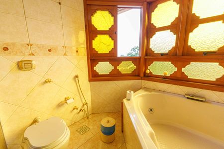 Casa para alugar com 345m², 3 quartos e 4 vagasBanheiro da Suíte 1