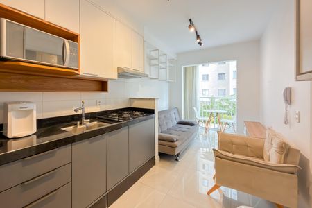 Sala/Cozinha de apartamento para alugar com 1 quarto, 30m² em Cambuci, São Paulo