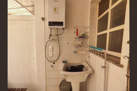 Casa à venda com 85m², 2 quartos e 2 vagasÁrea de Serviço