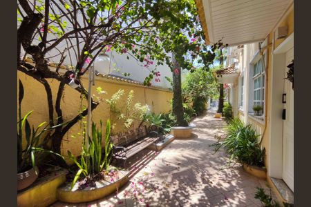 Casa à venda com 85m², 2 quartos e 2 vagasÁrea Comum