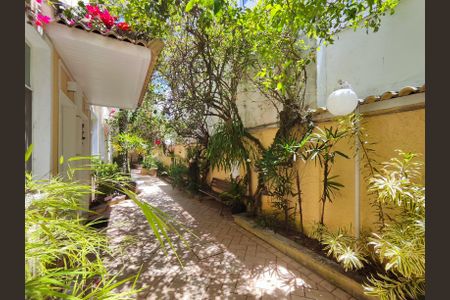 Casa à venda com 85m², 2 quartos e 2 vagasÁrea Comum