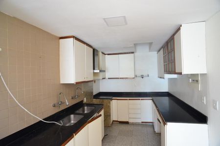 Apartamento para alugar com 252m², 3 quartos e 2 vagasSala/Cozinha